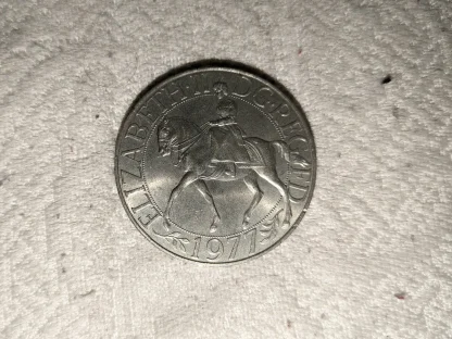 1977 Elizabeth II Reg Jubilee coin