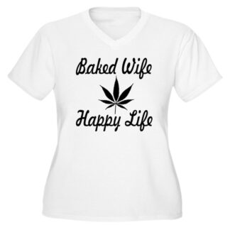 BAKED WIFE HAPPY LIFE Women's Plus Size V-Neck T-Shirt